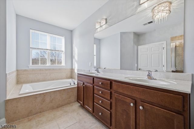 5301 Enclave Circle, Franklin Twp., NJ 08873