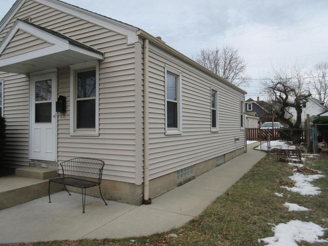 3130 S Clement AVENUE, Milwaukee, WI 53207