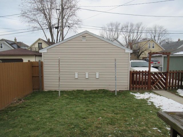 3130 S Clement AVENUE, Milwaukee, WI 53207