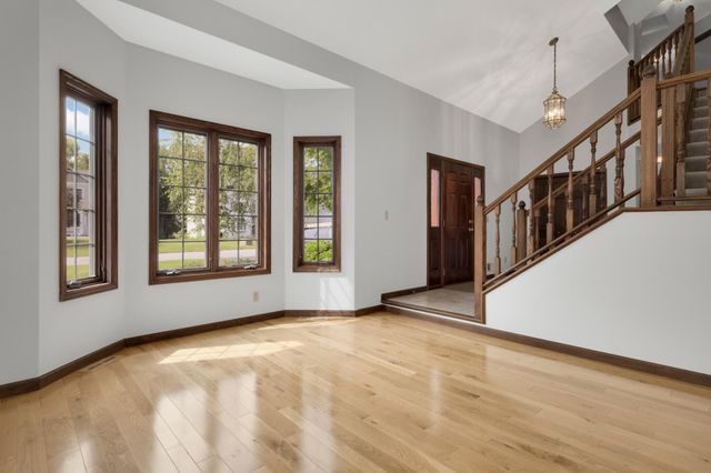 16760 N Manor Road, Eden Prairie, MN 55346