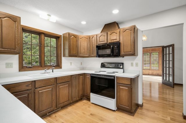 16760 N Manor Road, Eden Prairie, MN 55346