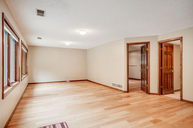 16760 N Manor Road, Eden Prairie, MN 55346