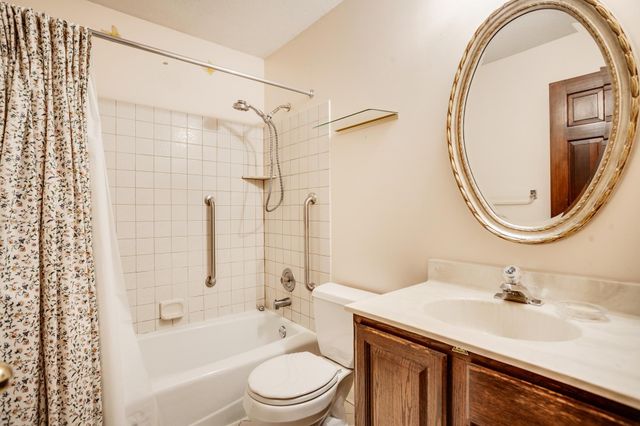 16760 N Manor Road, Eden Prairie, MN 55346