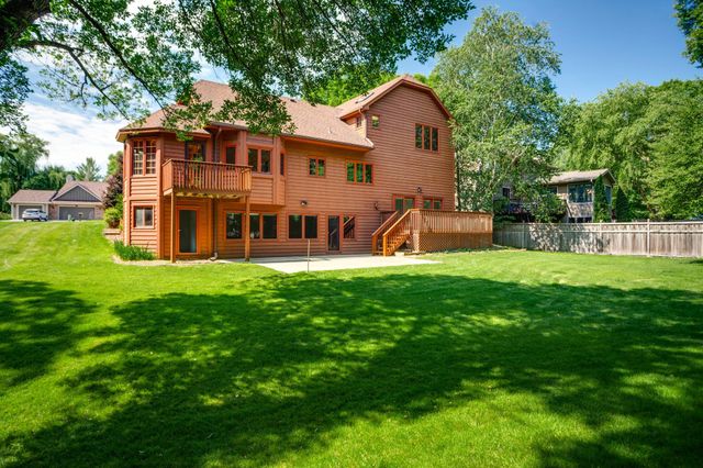 16760 N Manor Road, Eden Prairie, MN 55346