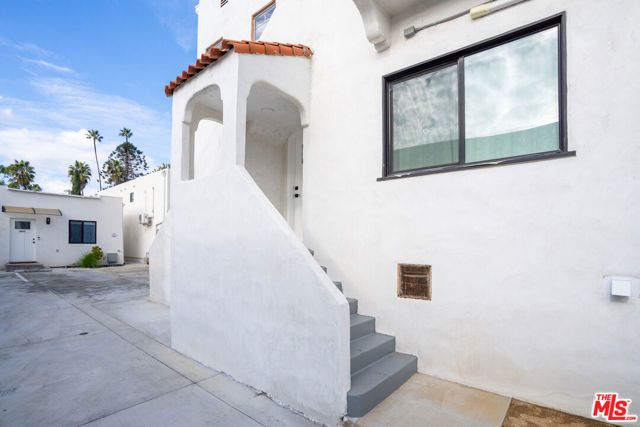 1639 Micheltorena Street, Los Angeles, CA 90026