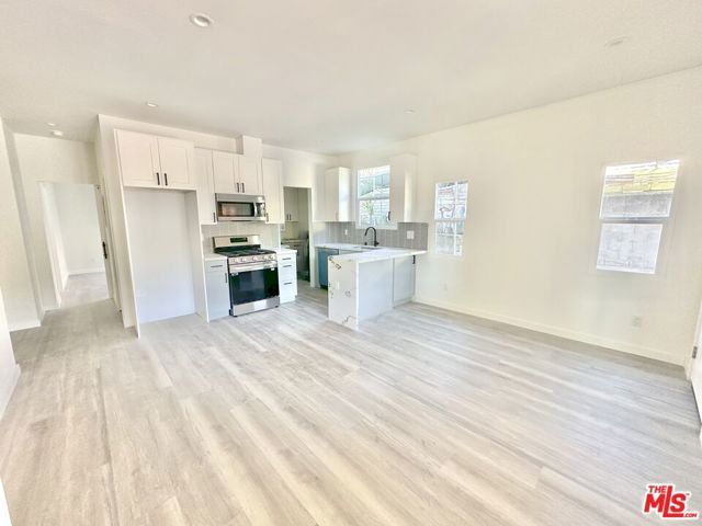 1639 Micheltorena Street, Los Angeles, CA 90026