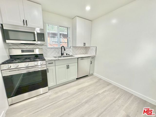 1639 Micheltorena Street, Los Angeles, CA 90026