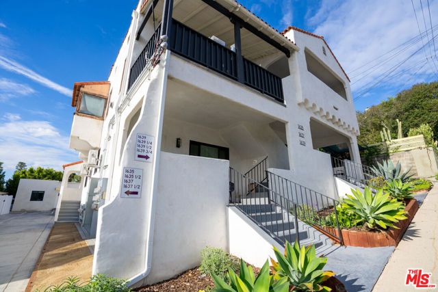 1639 Micheltorena Street, Los Angeles, CA 90026