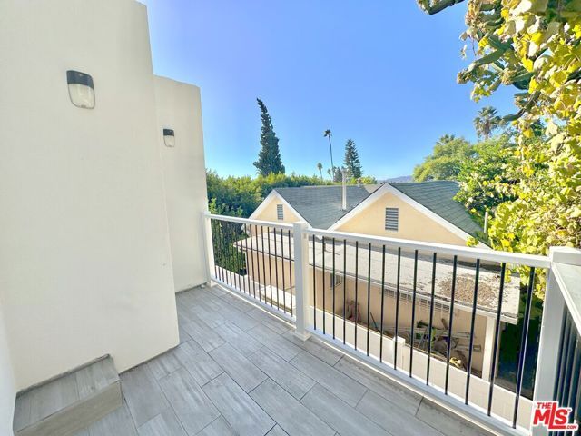 1639 Micheltorena Street, Los Angeles, CA 90026