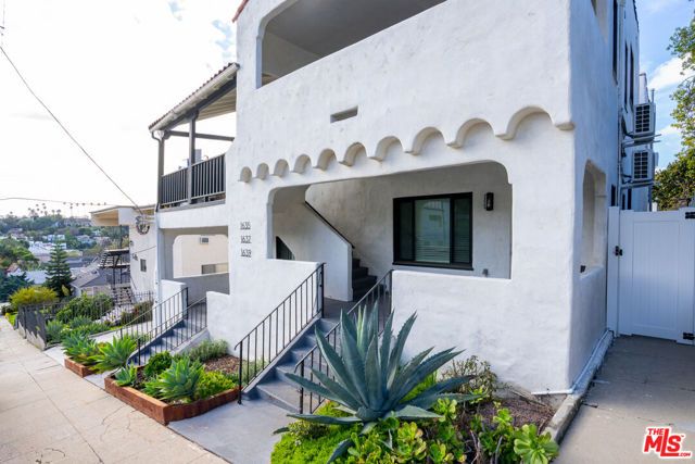 1639 Micheltorena Street, Los Angeles, CA 90026