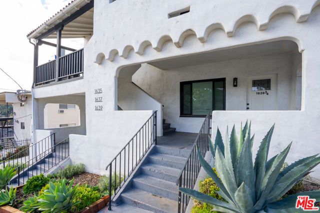 1639 Micheltorena Street, Los Angeles, CA 90026