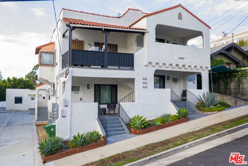 1639 Micheltorena Street, Los Angeles, CA 90026