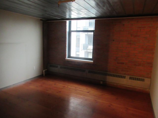 250 Park Avenue 713, Minneapolis, MN 55415