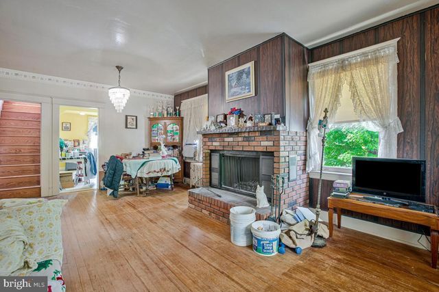 1905 FEATHERBED LN, Baltimore, MD 21207