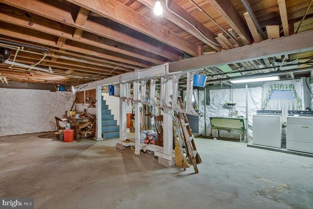 1905 FEATHERBED LN, Baltimore, MD 21207