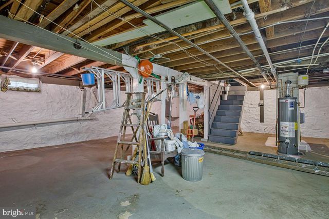 1905 FEATHERBED LN, Baltimore, MD 21207