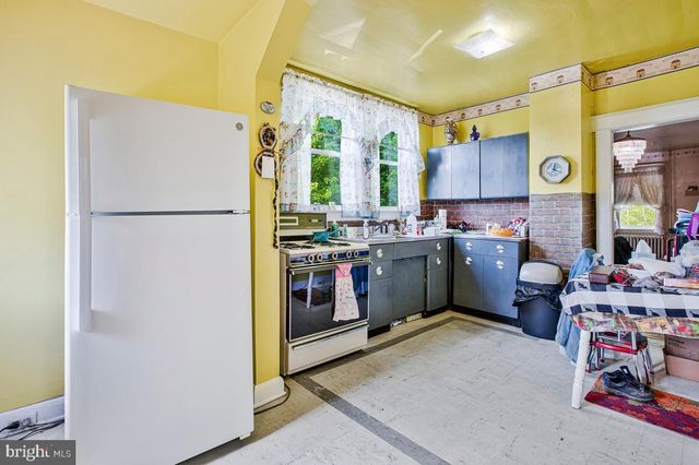 1905 FEATHERBED LN, Baltimore, MD 21207