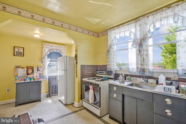1905 FEATHERBED LN, Baltimore, MD 21207