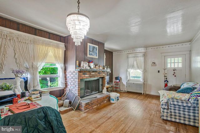 1905 FEATHERBED LN, Baltimore, MD 21207