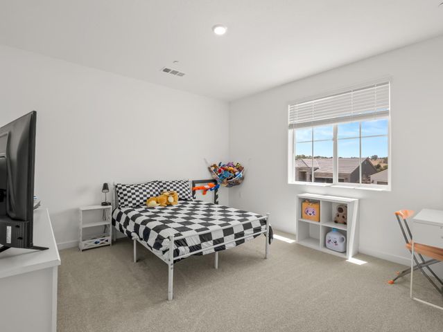 4086 Sagebrush Rd, Madera, CA 93636
