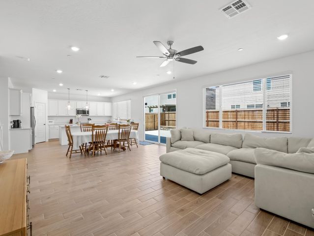 4086 Sagebrush Rd, Madera, CA 93636