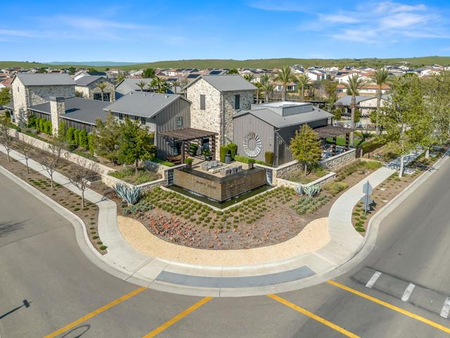 4086 Sagebrush Rd, Madera, CA 93636