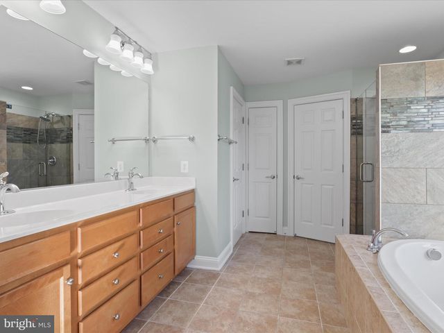43527 LOUDOUN BARN WAY, Chantilly, VA 20152