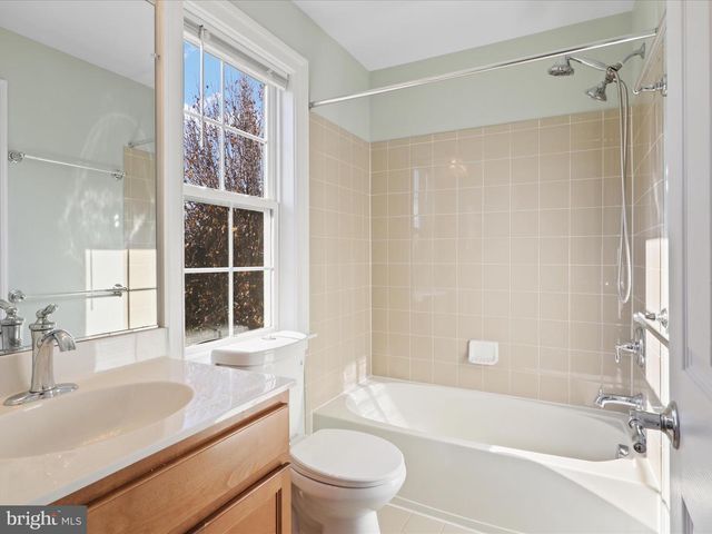 43527 LOUDOUN BARN WAY, Chantilly, VA 20152