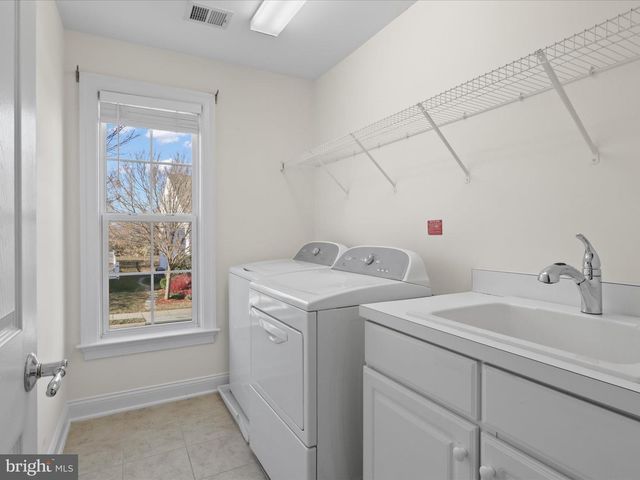 43527 LOUDOUN BARN WAY, Chantilly, VA 20152