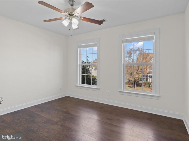 43527 LOUDOUN BARN WAY, Chantilly, VA 20152