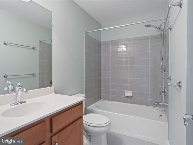 43527 LOUDOUN BARN WAY, Chantilly, VA 20152