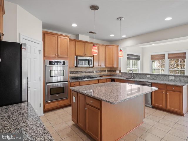 43527 LOUDOUN BARN WAY, Chantilly, VA 20152