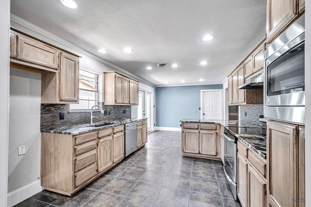 6449 Riders Rd, Odessa, TX 79762