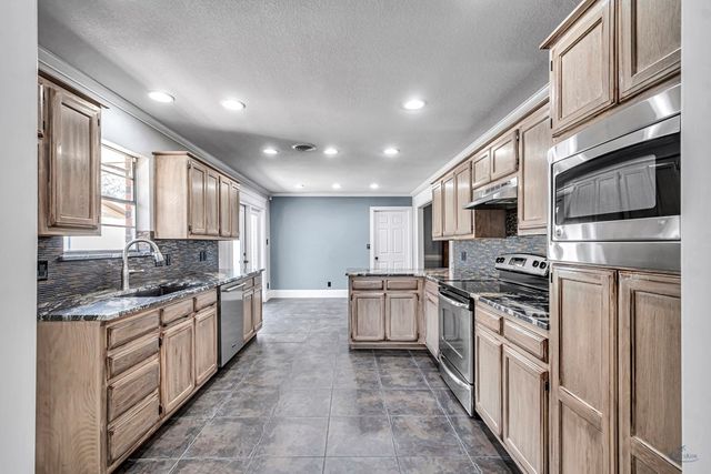 6449 Riders Rd, Odessa, TX 79762