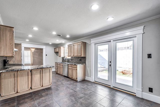 6449 Riders Rd, Odessa, TX 79762