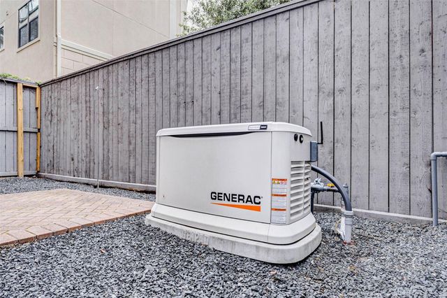 1323 Hunters Meadow Ln, Houston, TX 77055