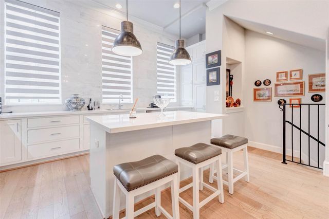 1323 Hunters Meadow Ln, Houston, TX 77055