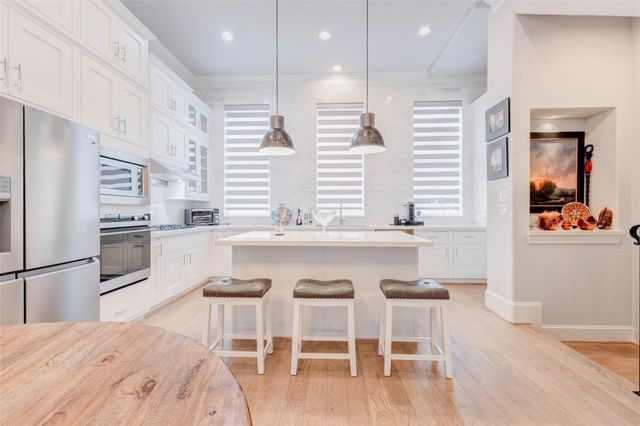 1323 Hunters Meadow Ln, Houston, TX 77055