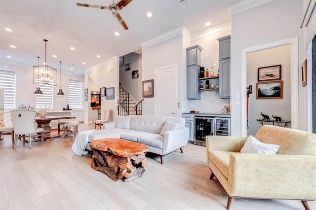 1323 Hunters Meadow Ln, Houston, TX 77055