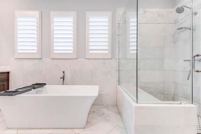 1323 Hunters Meadow Ln, Houston, TX 77055