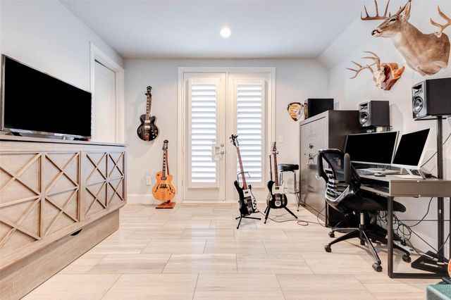 1323 Hunters Meadow Ln, Houston, TX 77055