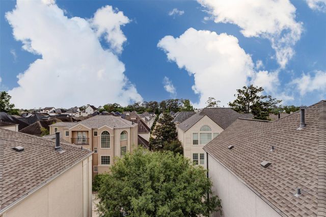 1323 Hunters Meadow Ln, Houston, TX 77055