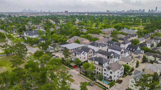 1323 Hunters Meadow Ln, Houston, TX 77055