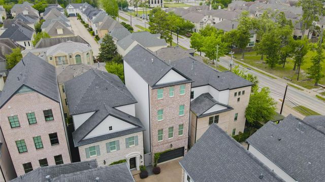 1323 Hunters Meadow Ln, Houston, TX 77055