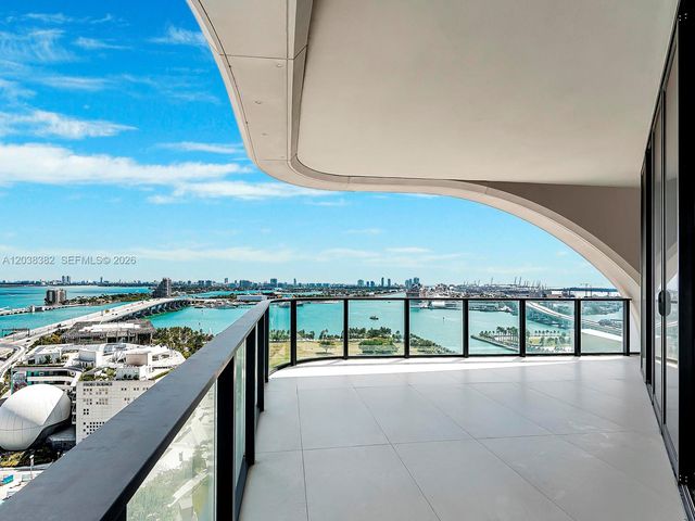 1000 Biscayne Blvd 2002, Miami, FL 33132