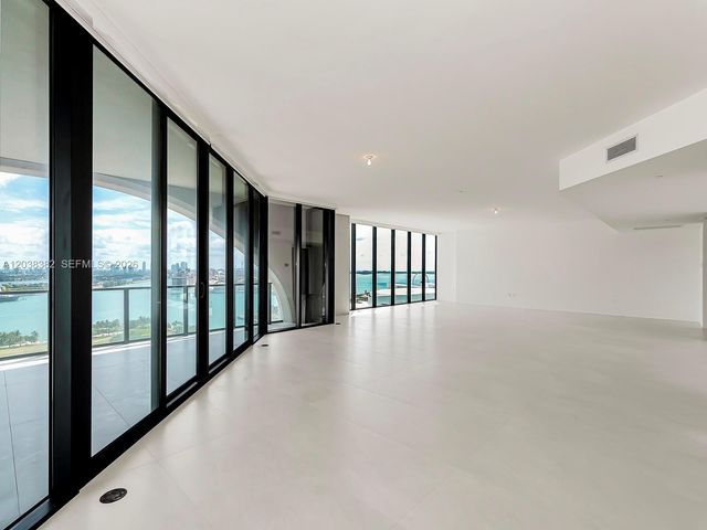 1000 Biscayne Blvd 2002, Miami, FL 33132