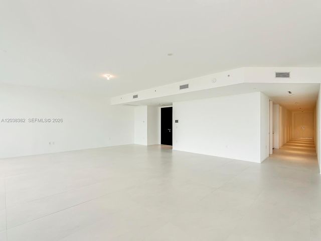 1000 Biscayne Blvd 2002, Miami, FL 33132
