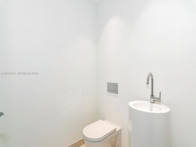 1000 Biscayne Blvd 2002, Miami, FL 33132