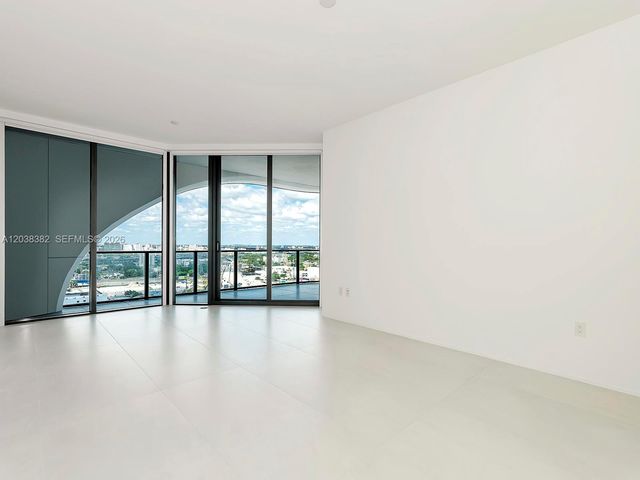 1000 Biscayne Blvd 2002, Miami, FL 33132