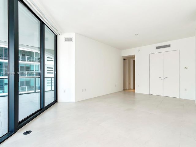1000 Biscayne Blvd 2002, Miami, FL 33132